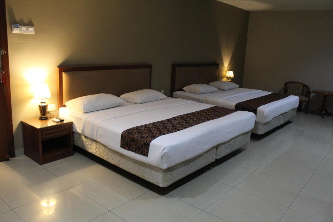 Hotel Palm Inn Butterworth Exterior foto